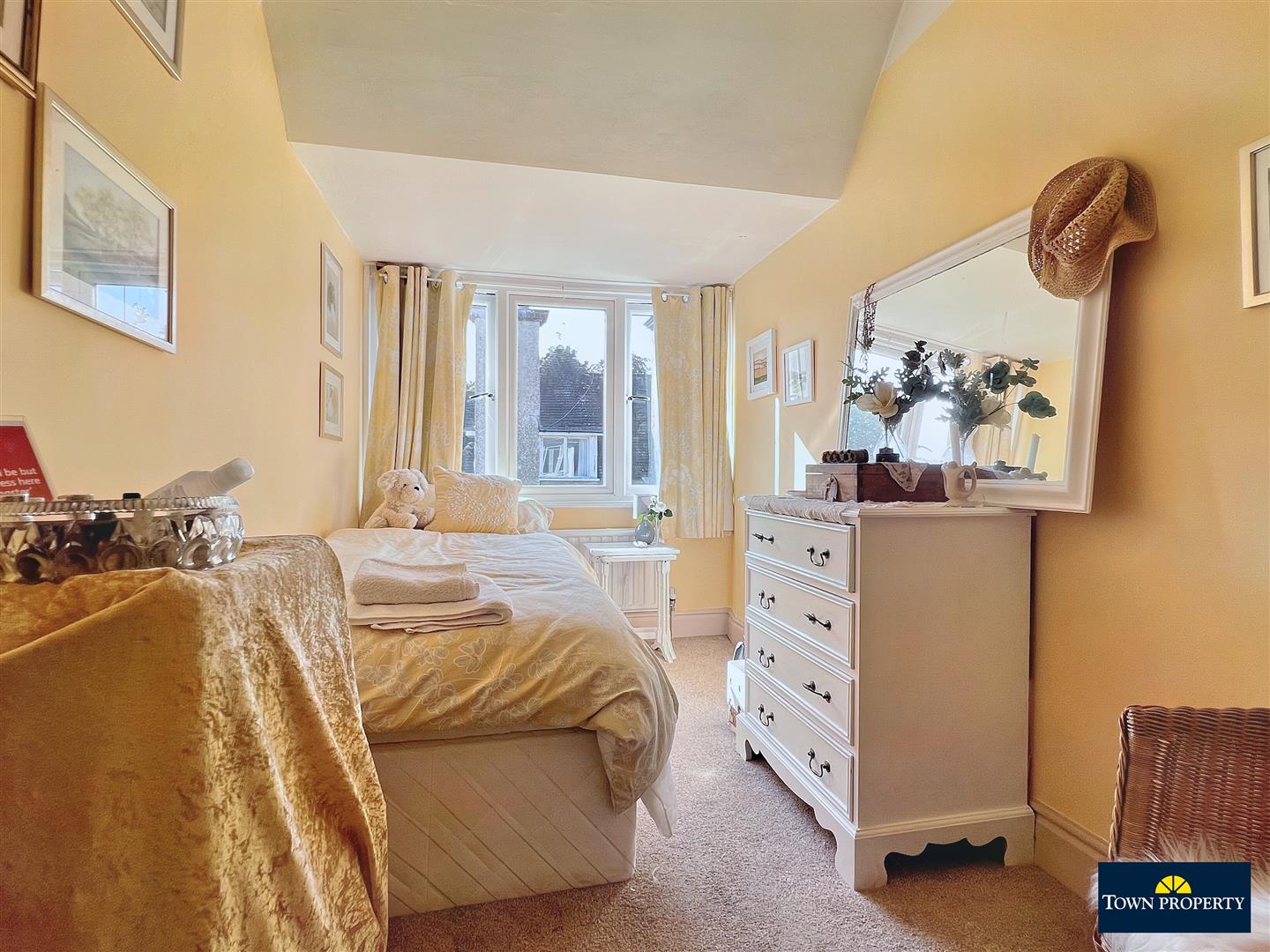 Property Details for The Goffs Eastbourne East Sussex BN21 1HF Town